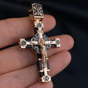 Золотий хрест з чорним оніксом