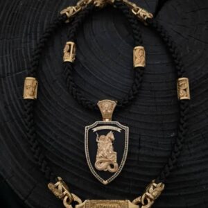 Шовковий шнурок із золотими вставками