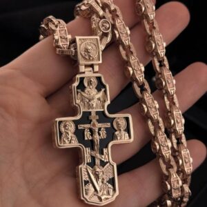 Золотой крест с черным ониксом