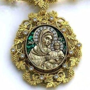 Золота ладанка Богородиця