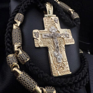 Золотий комплект із жовтого золота з чорними Діамантами.