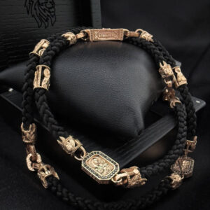 Шовковий шнурок із золотими вставками